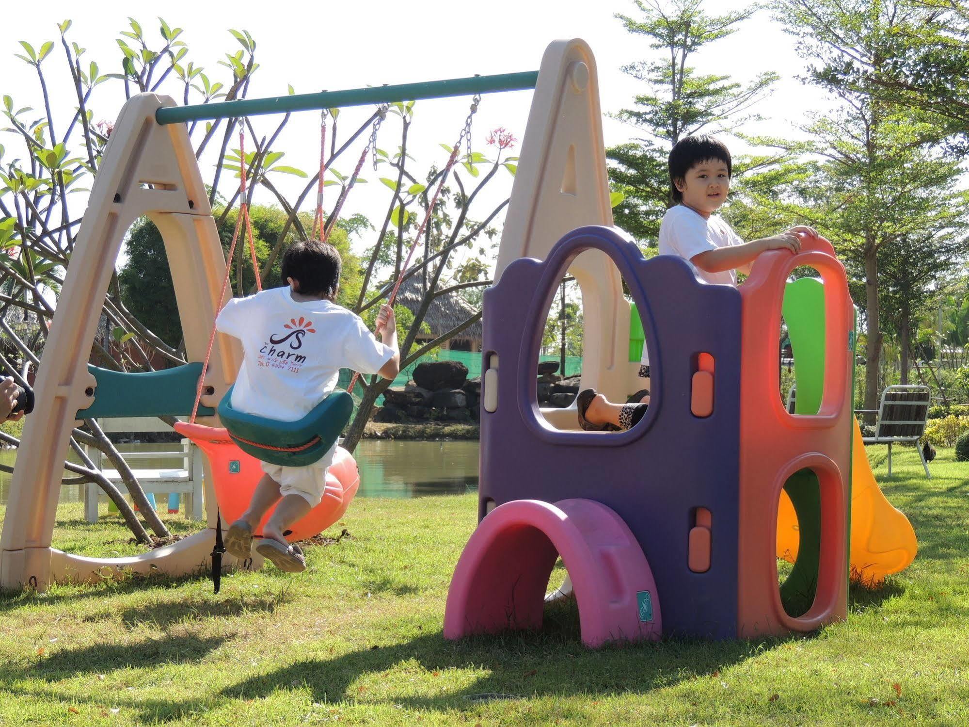 The Charm Boutique Resort Khon Kaen Bagian luar foto