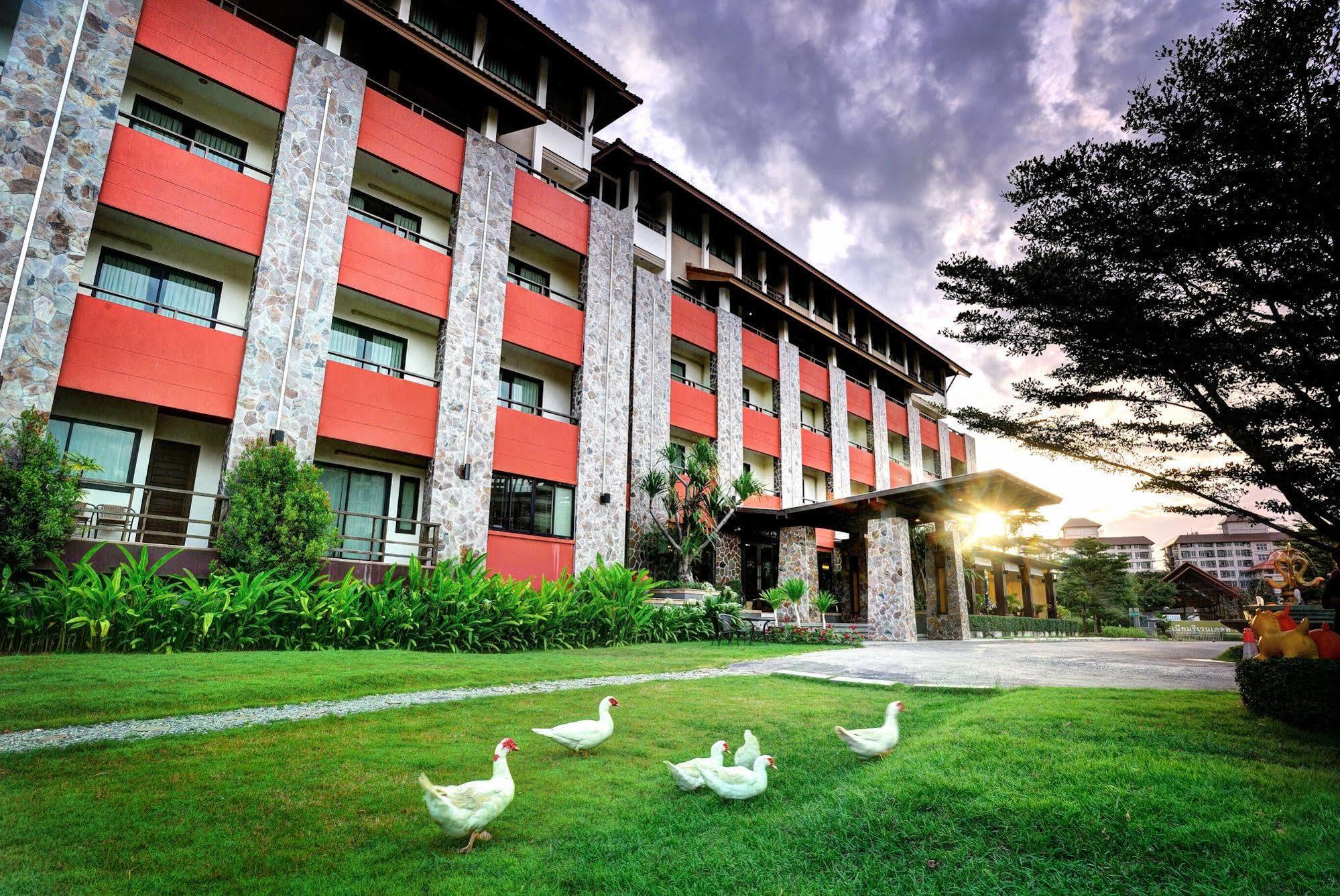 The Charm Boutique Resort Khon Kaen Bagian luar foto