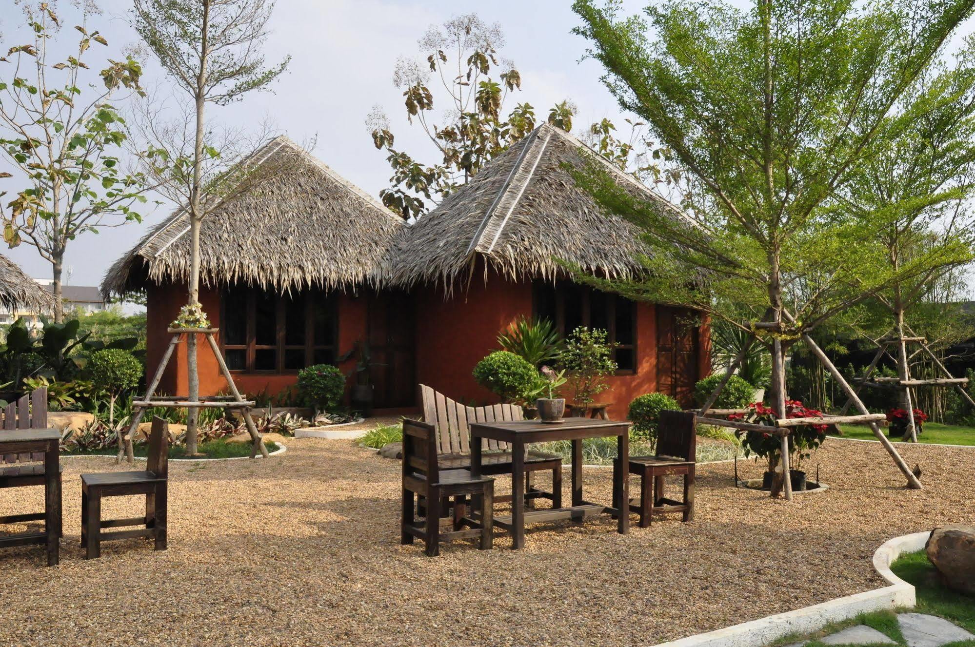 The Charm Boutique Resort Khon Kaen Bagian luar foto